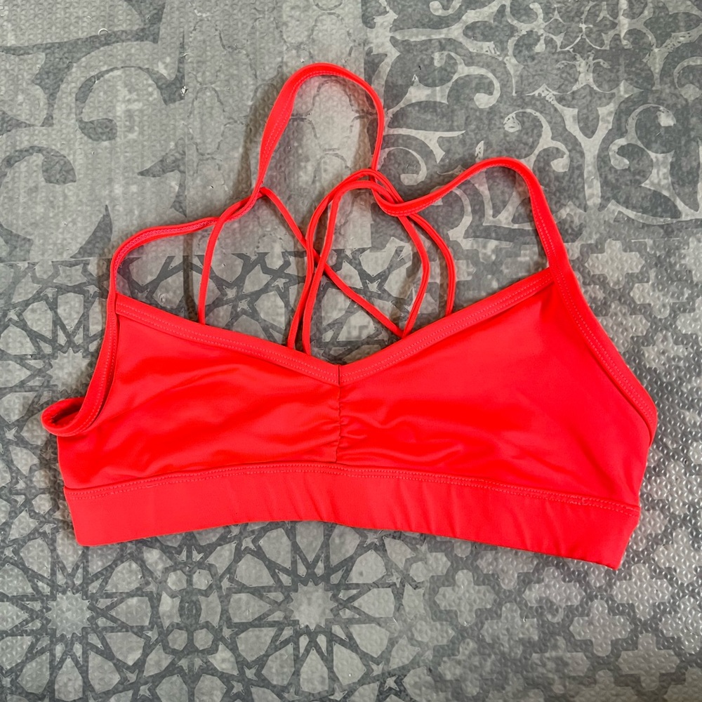 Alo Yoga sunny strapped my bra size XS